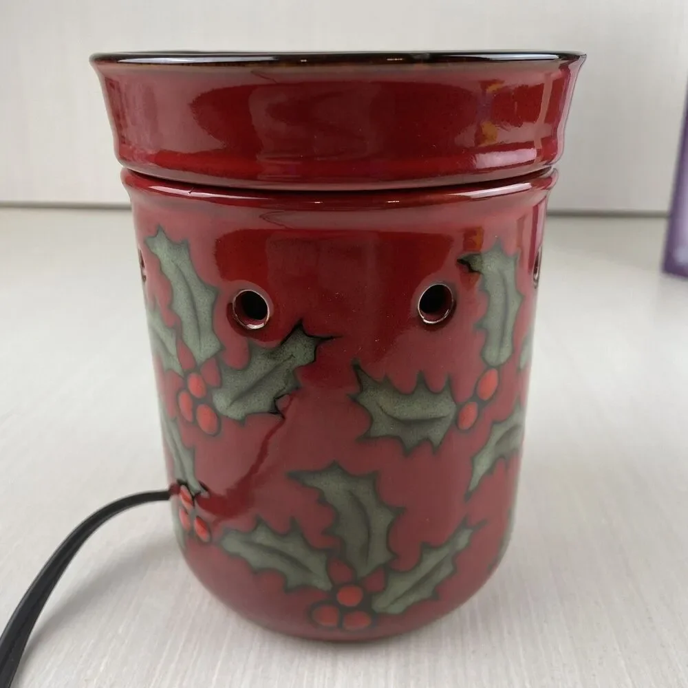 Merry Berry Full Size Scentsy Warmer Holly Berries Leaves Red Holiday Edition